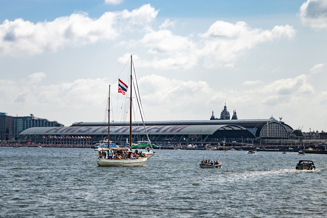 Secret World vs Wanderlog: Il Migliore Trip Planner per Amsterdam - Amsterdam | Secret World Trip Planner