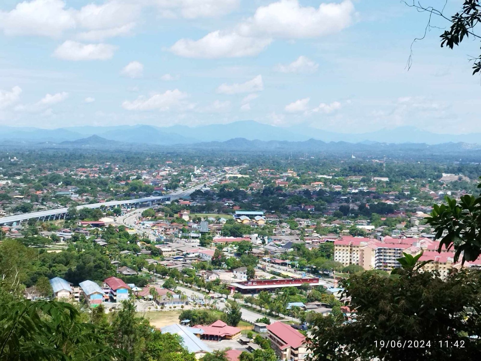 Scopri Bukit Besar: un angolo di natura in Malaysia - Lubok Antu | Secret World Trip Planner