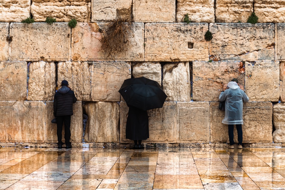 Die Westmauer: Heiligkeit und Geschichte in Jerusalem - The Western Wall | Secret World Trip Planner