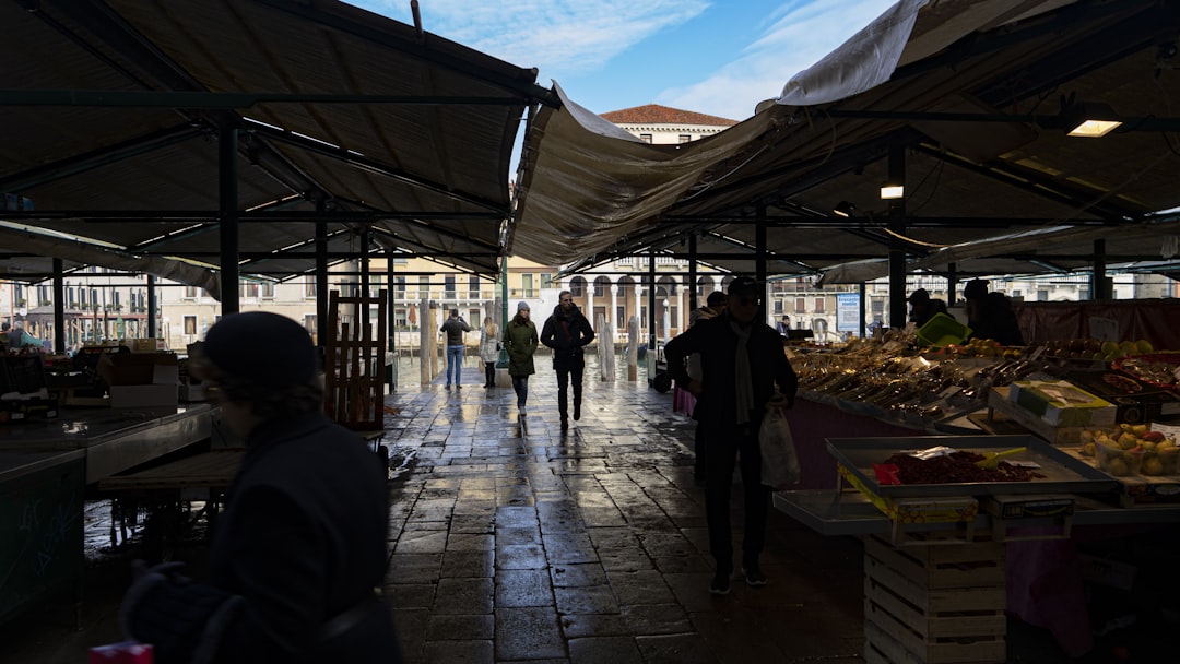 Esplorando il Mercato di Rialto: Un'Icona di Venezia — 306