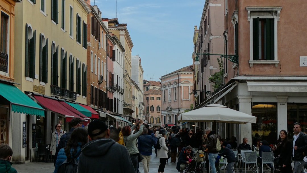 Rialto-Markt erkunden: Ein venezianisches Wahrzeichen - 306 | Secret World Trip Planner