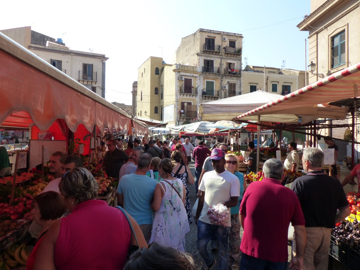 Mercato Ballarò: Un Viaggio nei Sapori di Palermo - 23 | Secret World Trip Planner