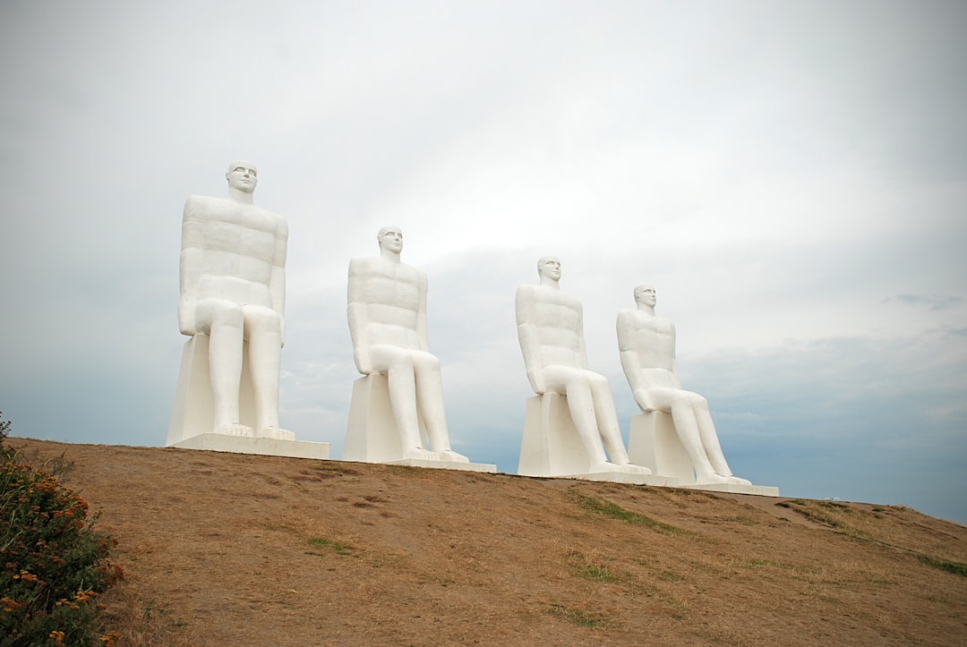 Esbjerg Kunstmuseum: Un Viaggio nell'Arte Danese - Havnegade 20 | Secret World Trip Planner