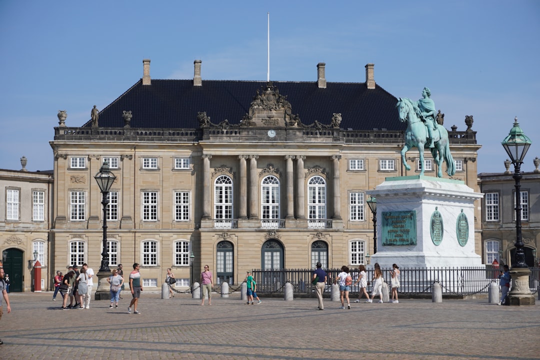 Scoprire The Lion and the Horse: Un Viaggio nella Cultura Danese - Gothersgade 101 | Secret World Trip Planner
