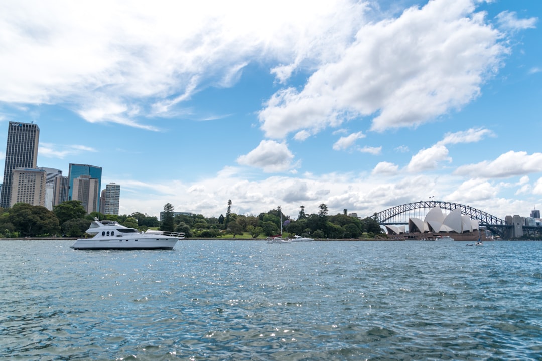 Royal Botanic Gardens: Nature and Sydney's Harbor - Mrs Macquaries Rd | Secret World Trip Planner