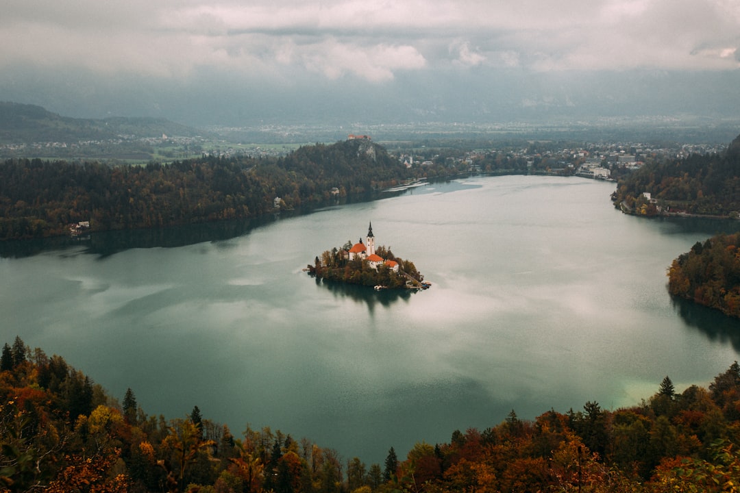 Mala Osojnica: Il Panoramico Paradiso di Bled - Ljubljanska cesta 8 | Secret World Trip Planner
