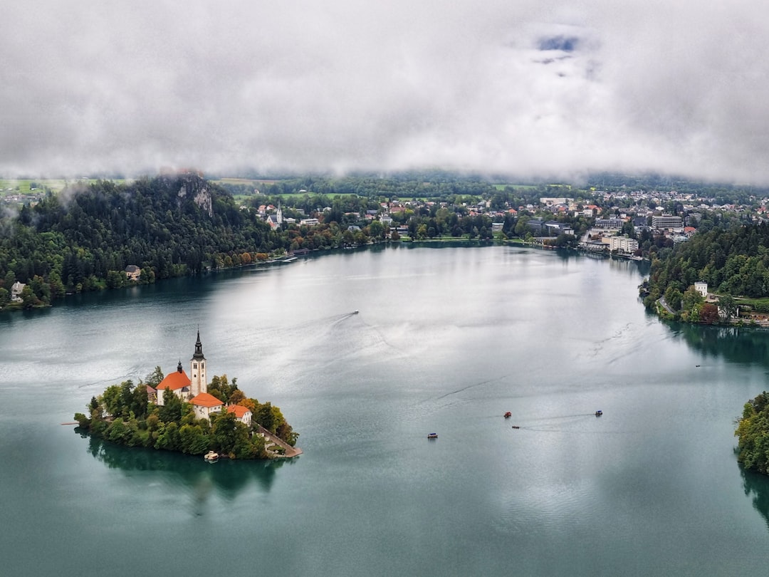 Mala Osojnica: Il Panoramico Paradiso di Bled - Ljubljanska cesta 8 | Secret World Trip Planner