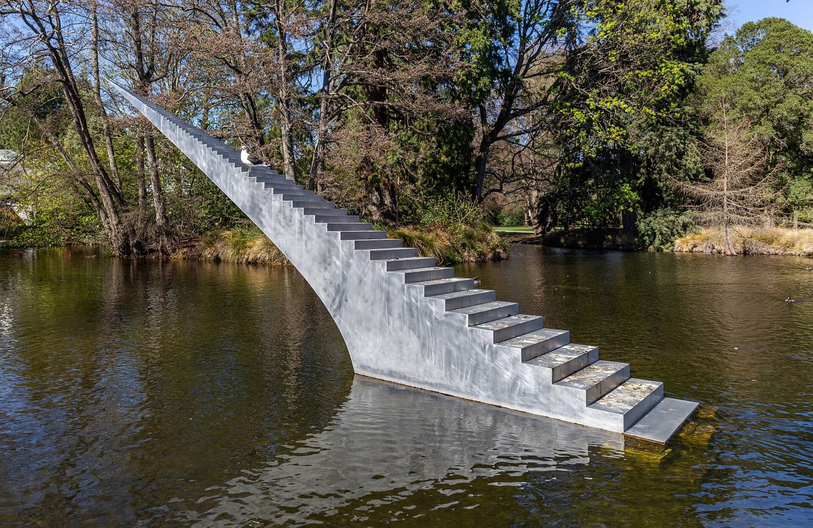 Diminish and Ascend: An Optical Illusion in Christchurch's Botanic Gardens - Christchurch | Secret World Trip Planner