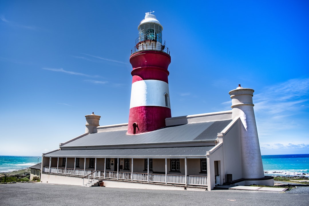 Kap Agulhas: Der Leuchtturm am Afrikas Extrempunkt - L'Agulhas | Secret World Trip Planner