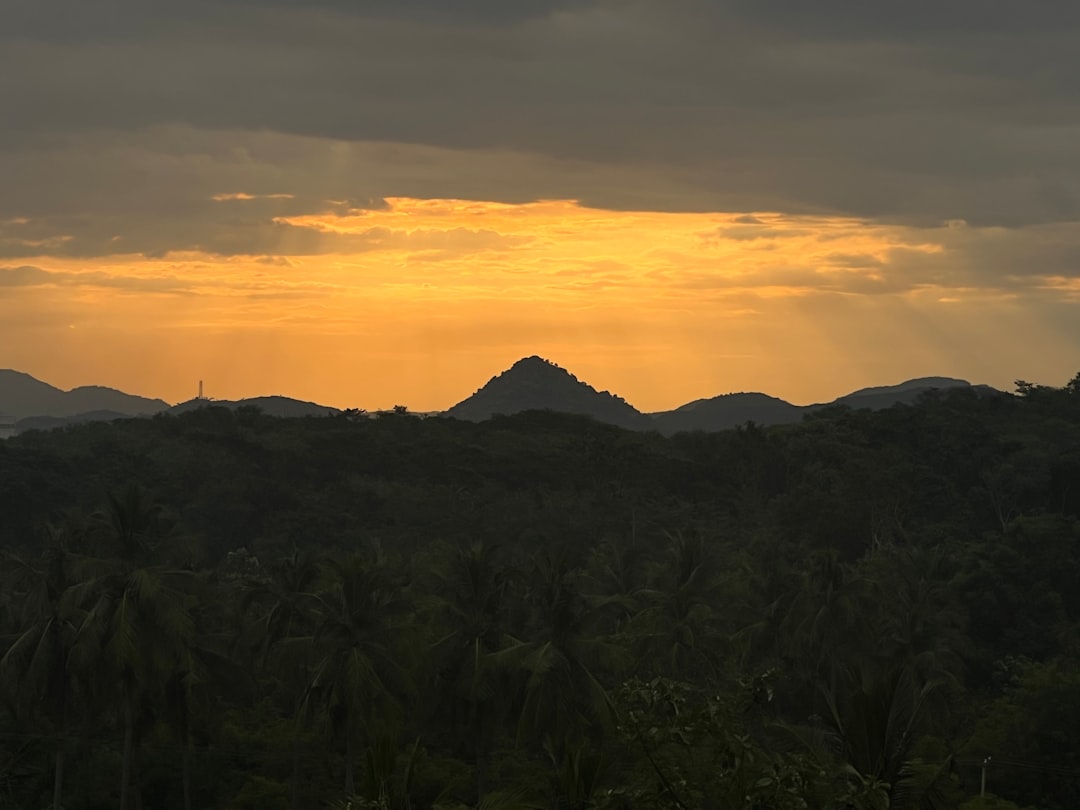Atemberaubende Sonnenuntergänge in Sunrise Land Lombok - East Lombok Regency | Secret World Trip Planner