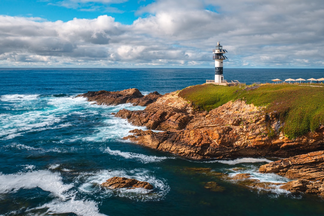 Faro Illa Pancha: Ein Küstenschatz Spaniens — Isla Pancha