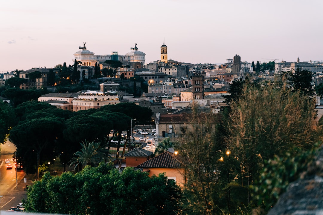 Secret World vs Wanderlog: Der beste Reiseplaner für Rom 2026 — Roma