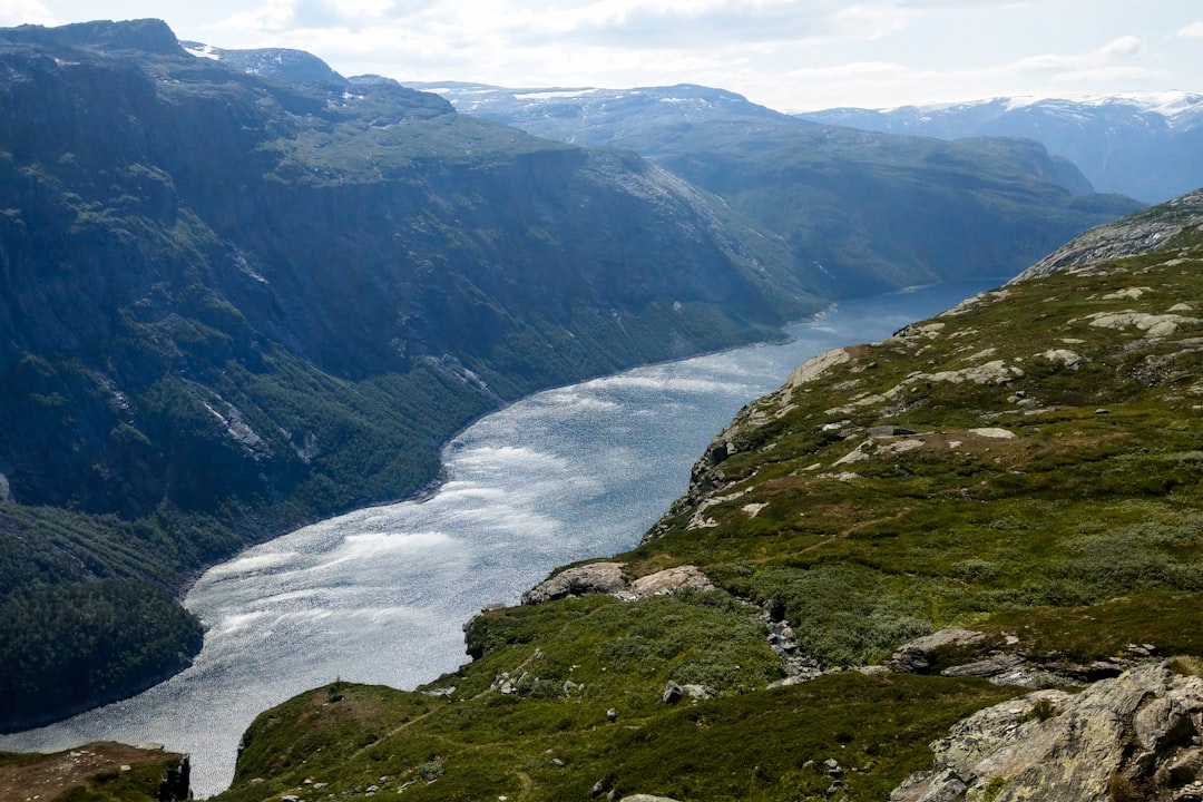 Trolltunga: der Felsenbogen 700m über dem Fjord - Skjeggedal 20 | Secret World Trip Planner