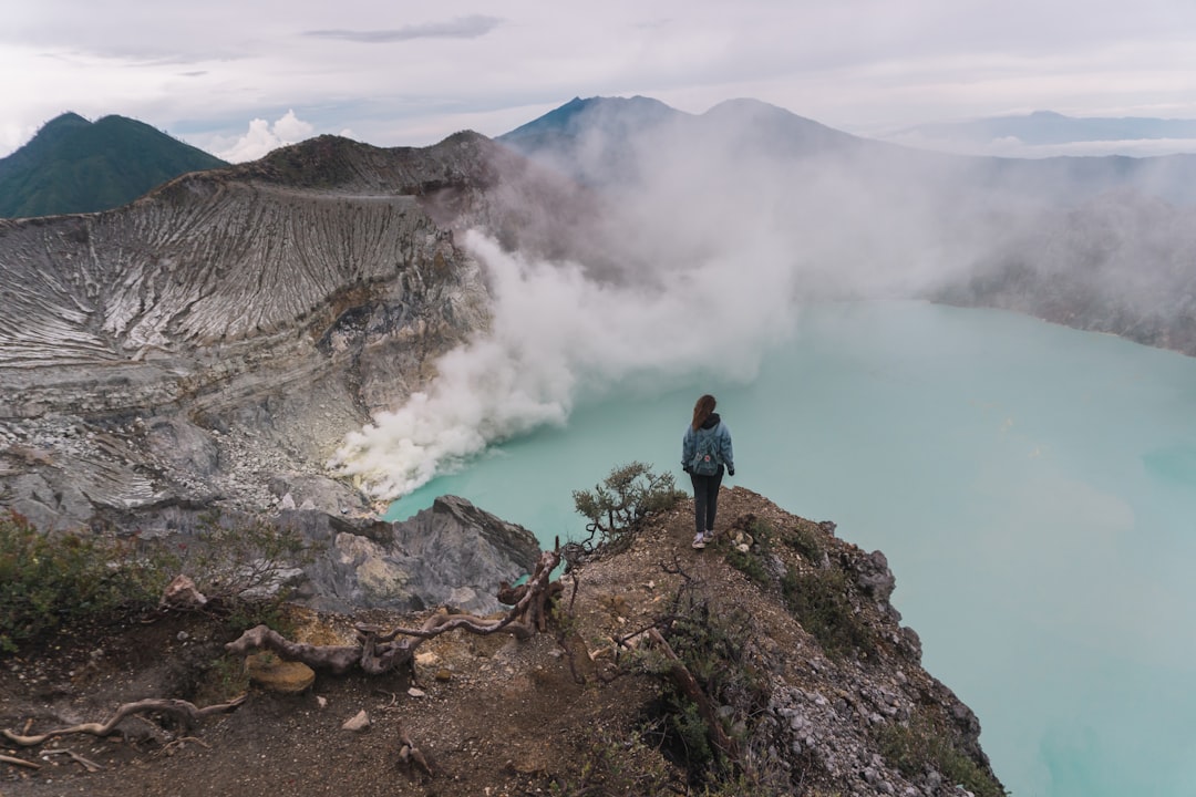 Ijen-Krater: Der türkisfarbene Säuresee in Ostjava - Kabupaten Banyuwangi | Secret World Trip Planner