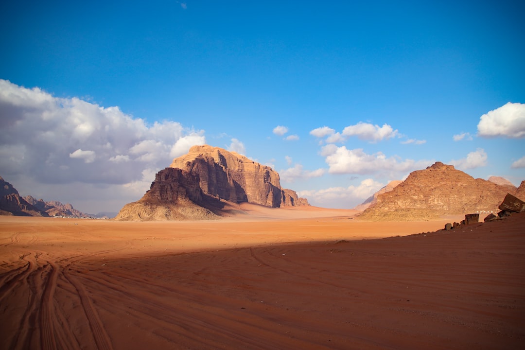Wadi Rum: il deserto di pietra rossa della Giordania - Wadi Rum Village | Secret World Trip Planner