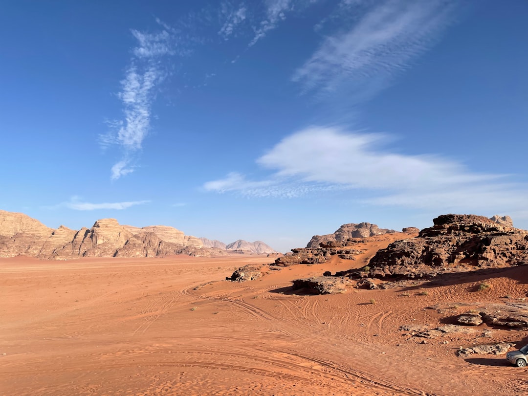 Wadi Rum: Der rote Ste desert in Jordanien - Wadi Rum Village | Secret World Trip Planner