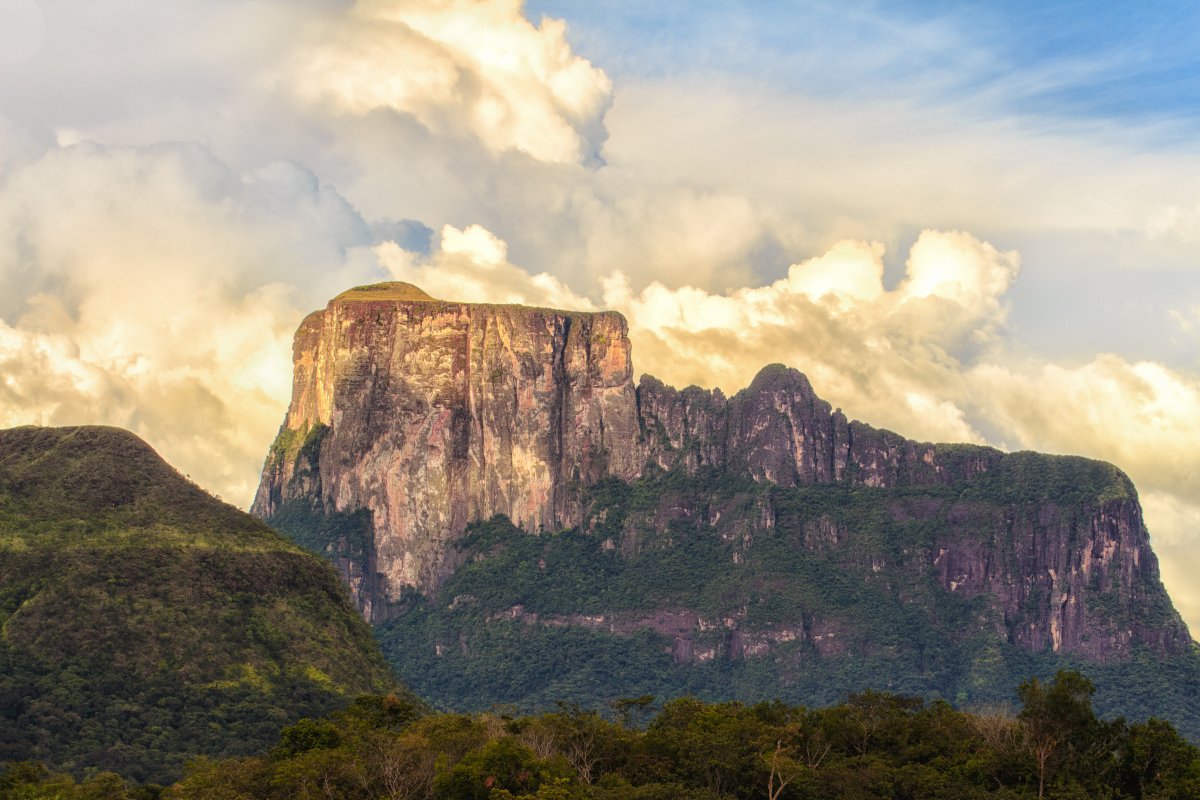 Cerro Autana: il tepui sacro dell'Amazzonia venezuelana — 7101