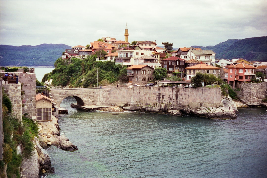 Scoprire la Moschea di Bregut a Ulcinj, Montenegro — Ulcinj