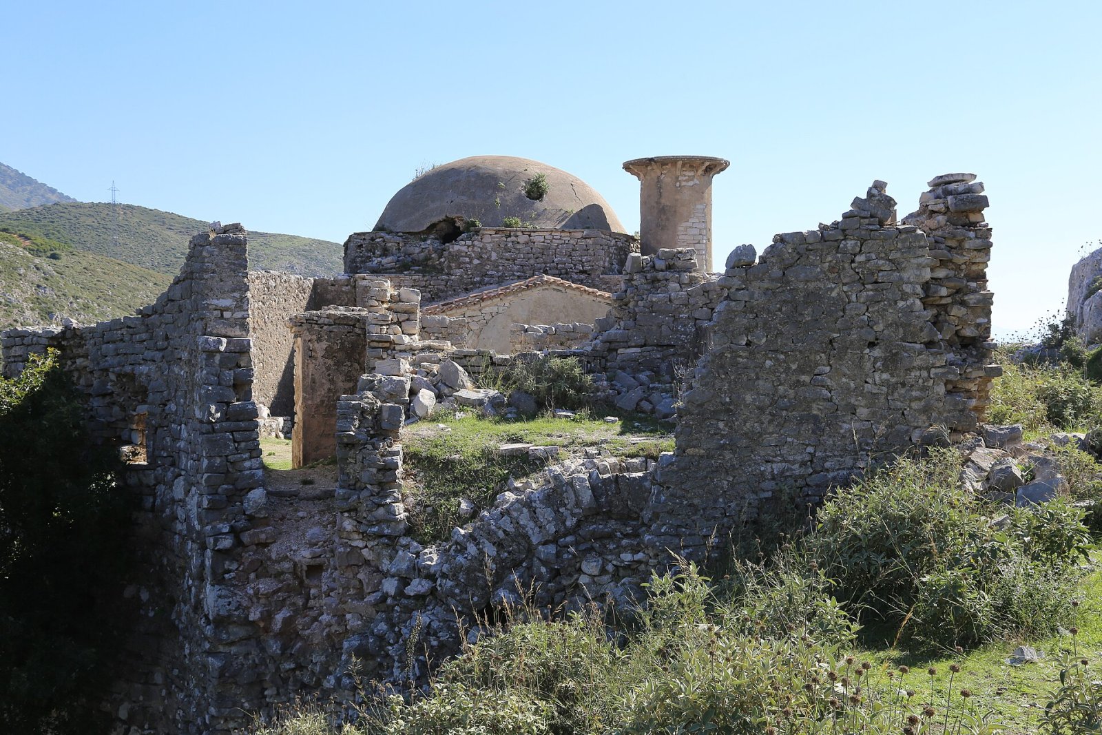 Entdecken Sie Xhami: Die historische Al-Aga-Moschee im Kosovo — Novosej