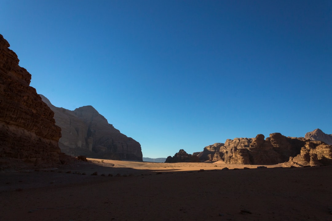 Khazali Canyon: Nabatäische Inschriften im Wadi Rum - GC9F+GP7 Area protetta Wadi Rum | Secret World Trip Planner