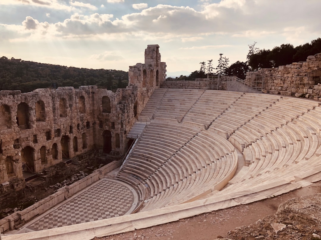 Teatro von Kourion: Aufführungen am Meer Zyperns - MV7Q+P49 4620 | Secret World Trip Planner