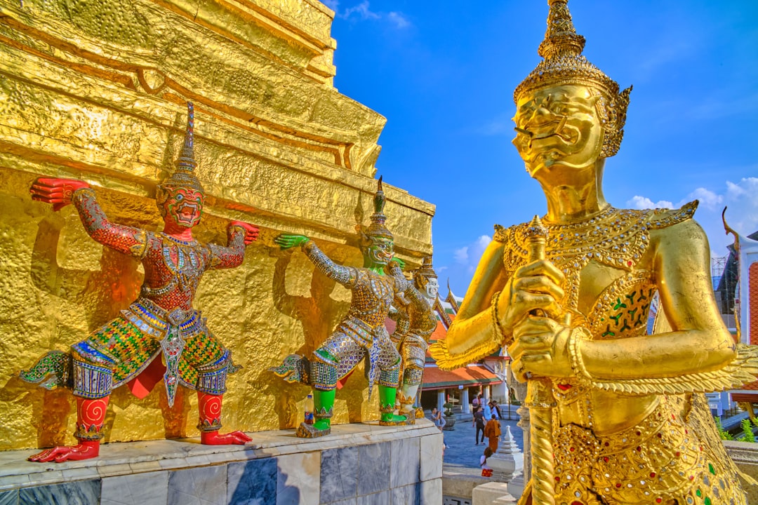 Entdecke Wat King Kaeo: ein kultureller Schatz in Thailand - Amphoe Bang Phli | Secret World Trip Planner