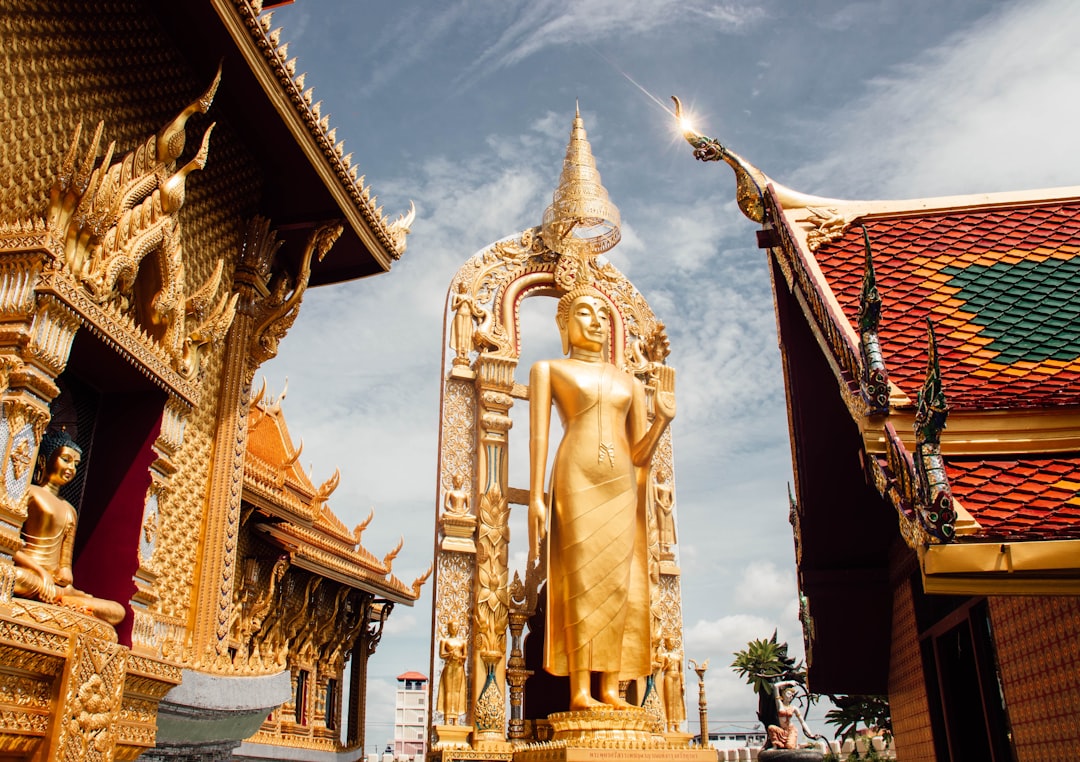 Scopri Wat Salut: un gioiello culturale in Thailandia — Bang Phli District