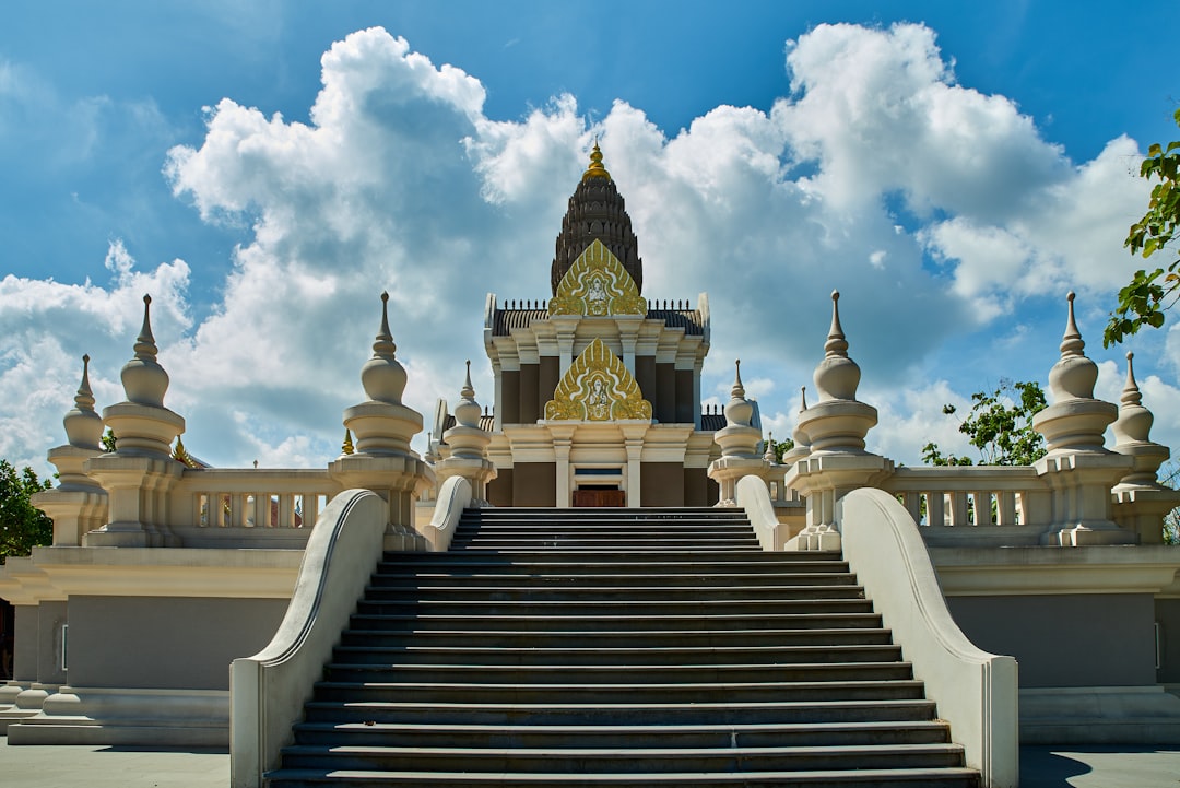 Entdecken Sie den Wat Phra Si Rattana Mahathat in Phitsanulok — Amphoe Mueang Phitsanulok