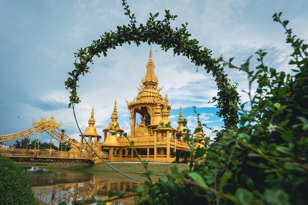 Scopri il Wat Wang Wiwekaram: un gioiello culturale della Thailandia - Sangkhla Buri District | Secret World Trip Planner