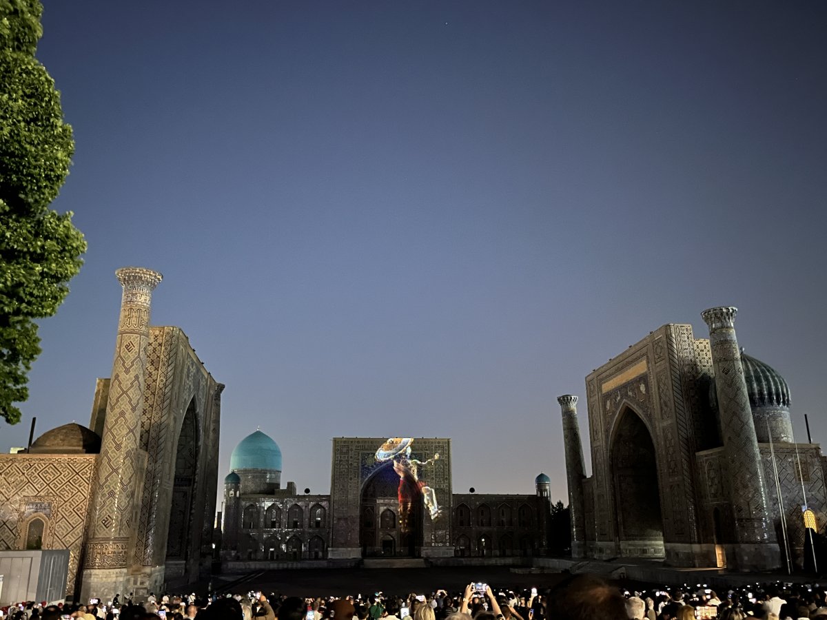 Registan Square in Samarkand: Three Dreamy Madrasas — 140101