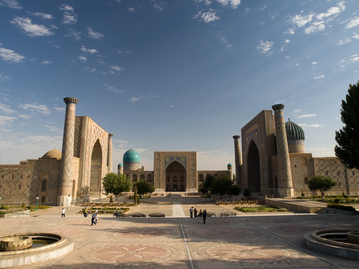 Piazza Registan in Samarkand: drei Traum-Madrasa - 140101 | Secret World Trip Planner