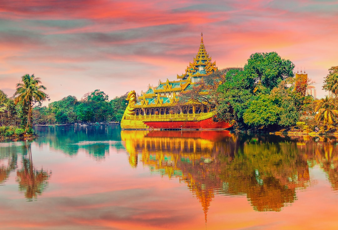 Scoprire il 2000: Un Anno di Riflessione e Cambiamento - Nyaung-U | Secret World Trip Planner