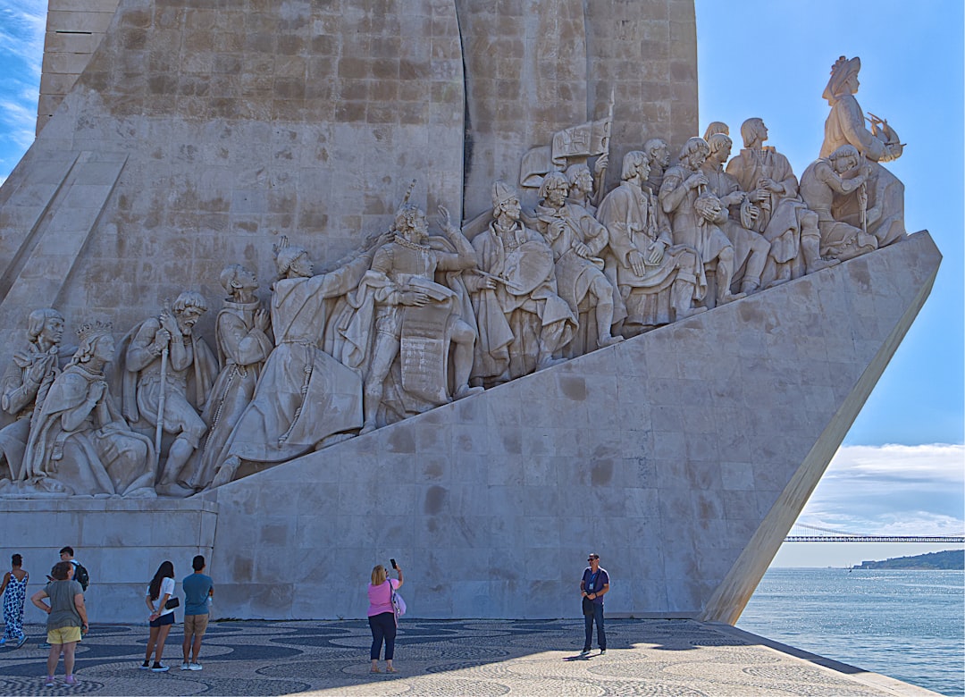 Monumento ao Trabalhador: Symbol der Hingabe und Kunst in Portugal - Funchal | Secret World Trip Planner