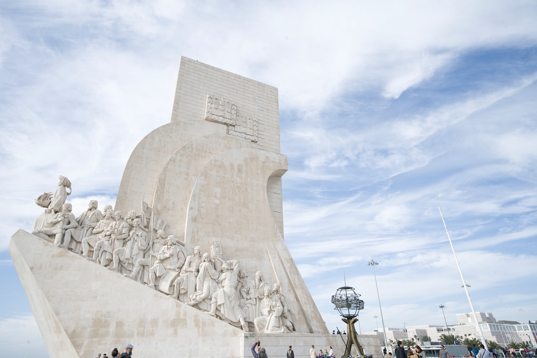 Monumento ao Trabalhador: Symbol der Hingabe und Kunst in Portugal - Funchal | Secret World Trip Planner