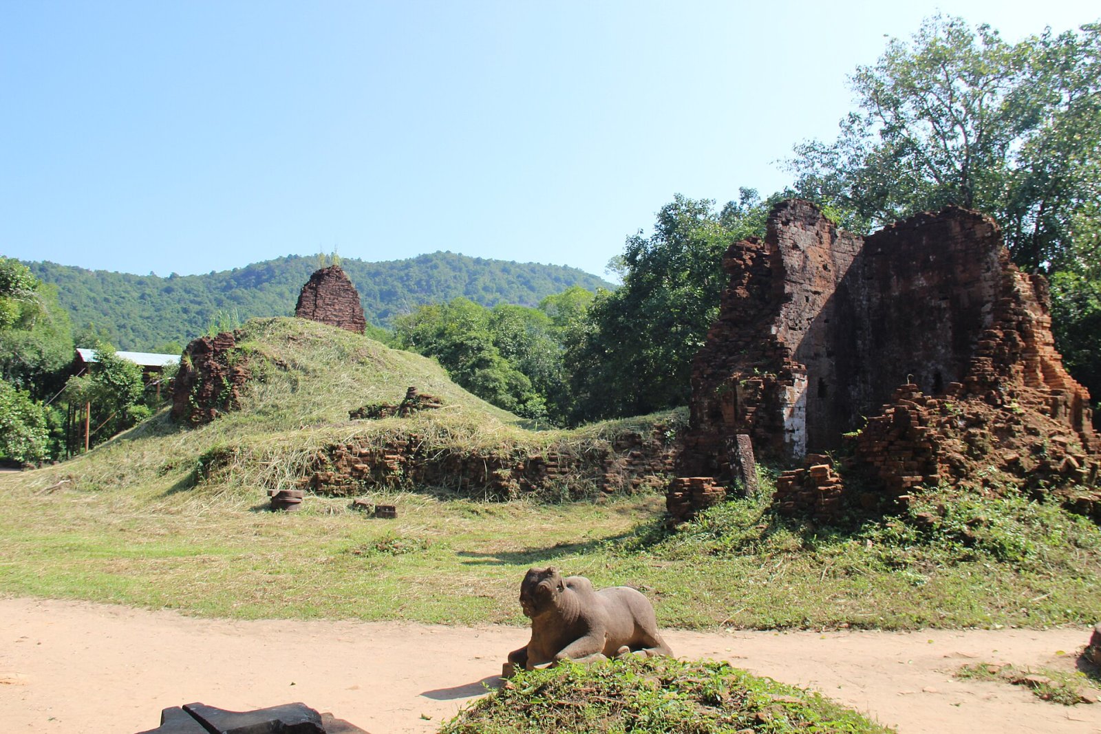 Entdeckung von Group F: Ein Stück Geschichte in Vietnam - Thu Bồn | Secret World Trip Planner