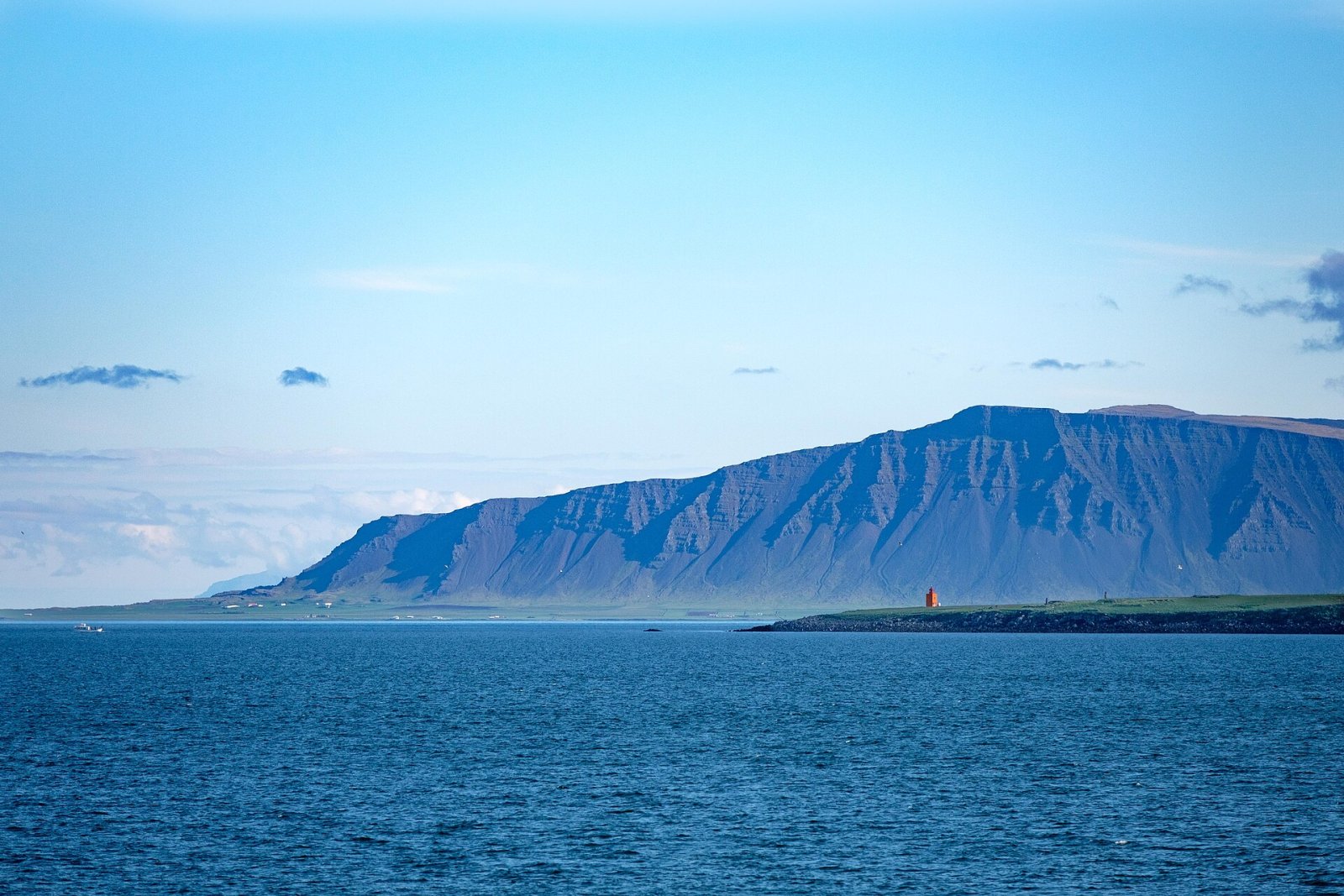 Discover Engeyjarviti: The Lighthouse of Reykjavík in Iceland — Reykjavík