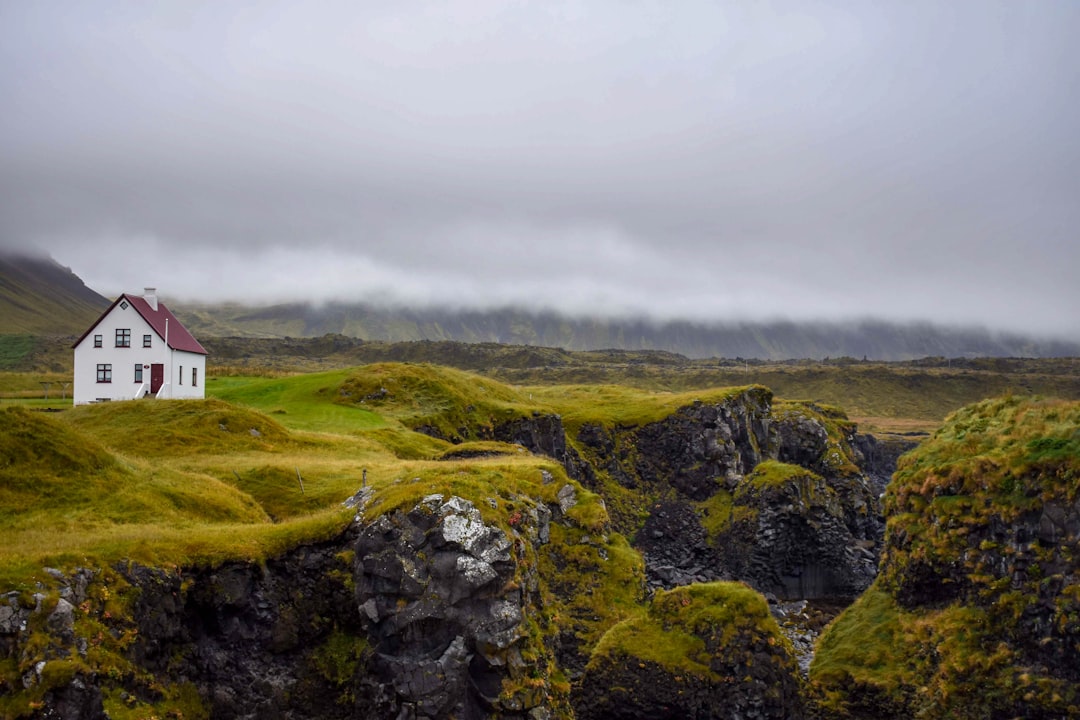 Arnarstapi: ein verstecktes Juwel Islands — Arnarstapi