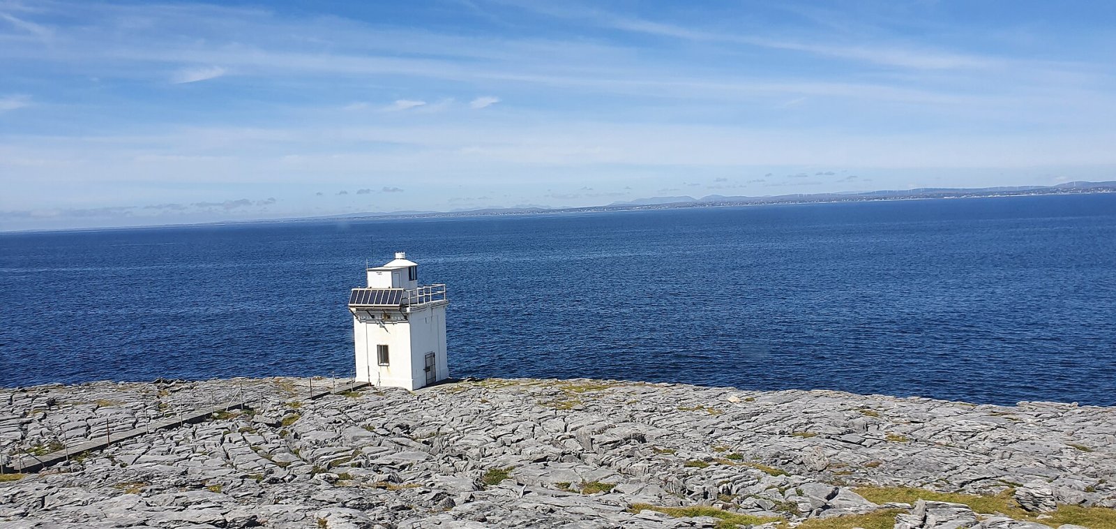 Entdecken Sie Black Head: Der Leuchtturm von Clare in Irland - Carnsefin | Secret World Trip Planner