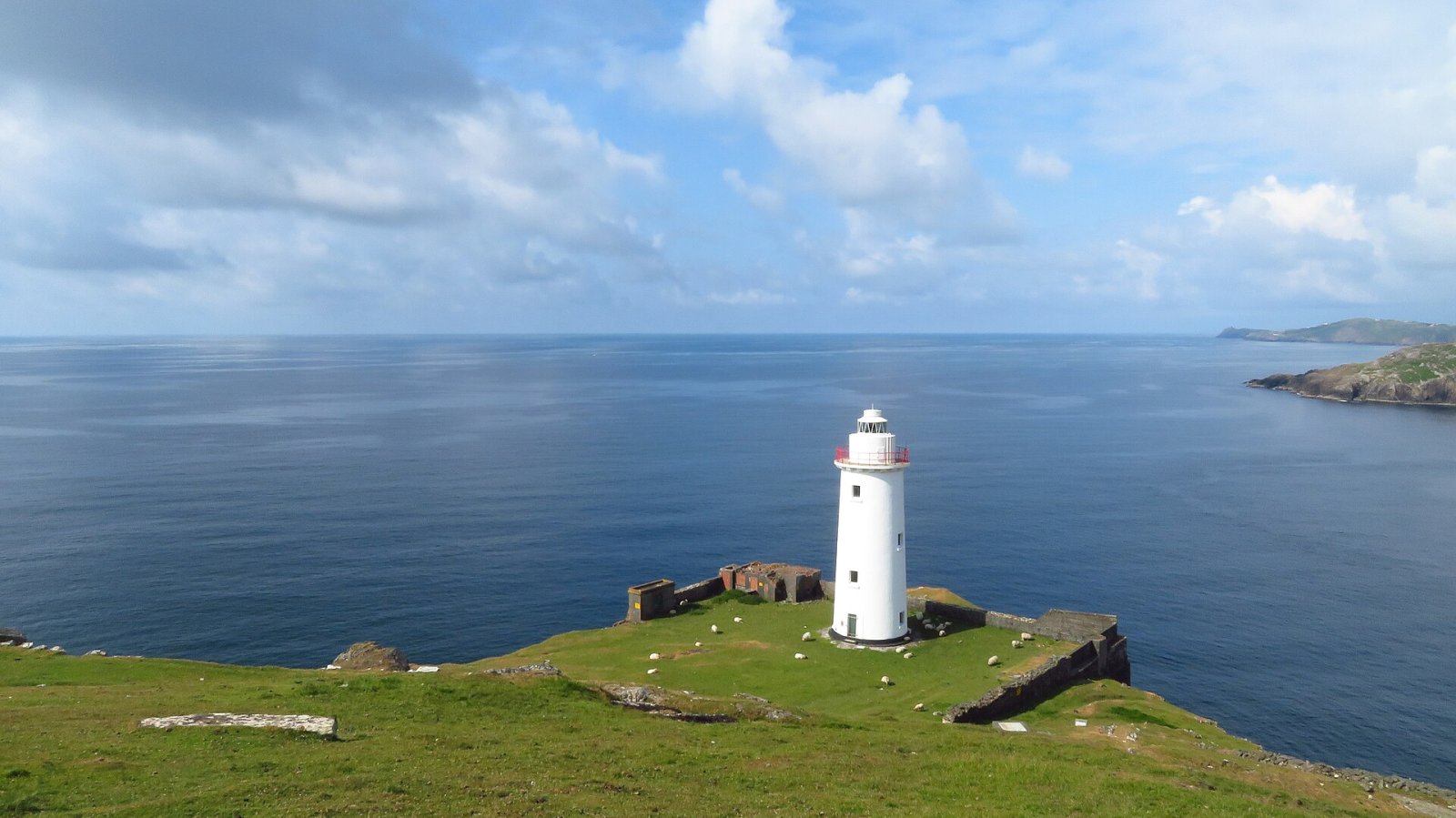 Entdecken Sie den Ardnakinna-Leuchtturm: Ein irischer Schatz — Gortamullen