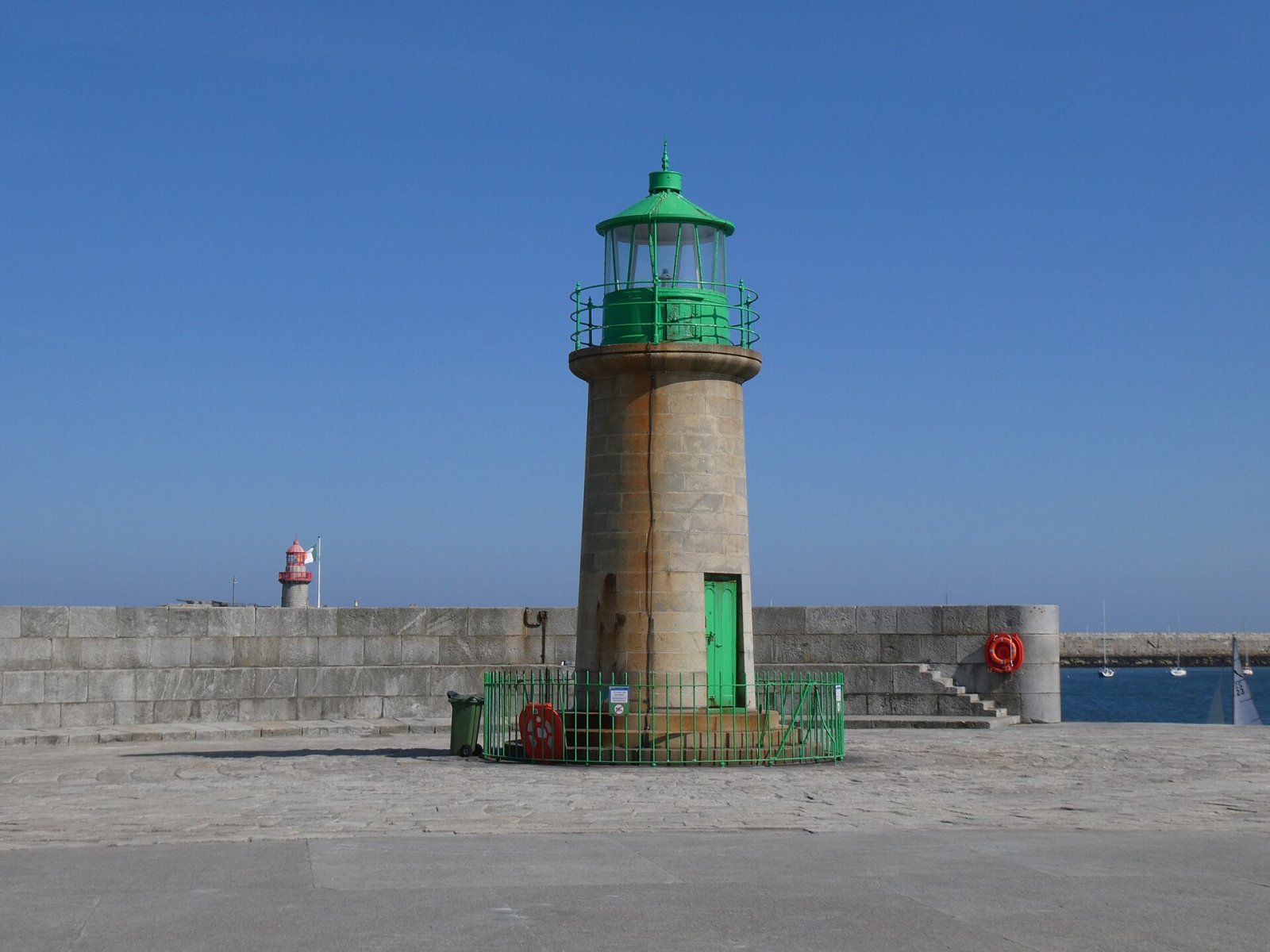 Dun Laoghaire West Lighthouse: A Lighthouse on the Irish Coast - Dublin | Secret World Trip Planner