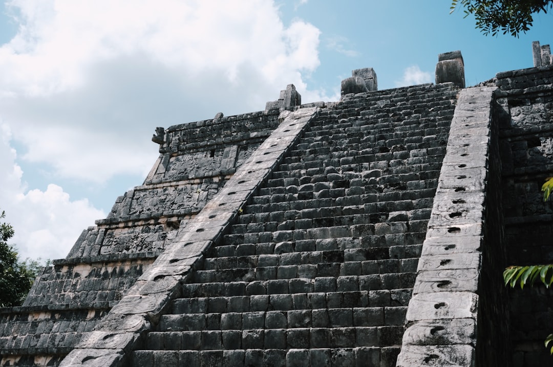Tikal: Maya-Pyramiden in Guatemalas Dschungel - Tikal | Secret World Trip Planner
