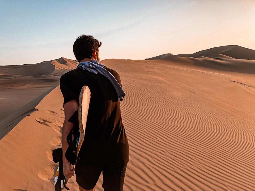 Huacachina: l'oasi nel deserto di Ica, Perù - Unnamed Road | Secret World Trip Planner