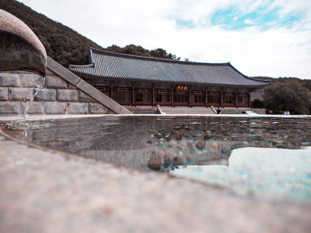 Deokgu Oncheon: natürliche Thermalquellen in Uljin - Uljin | Secret World Trip Planner