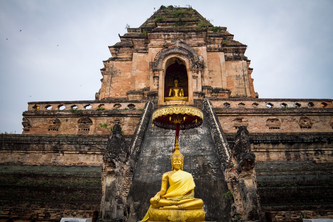 Chedi Entdecken: Eine Reise in die thailändische Kultur — Mueang Prachinburi District