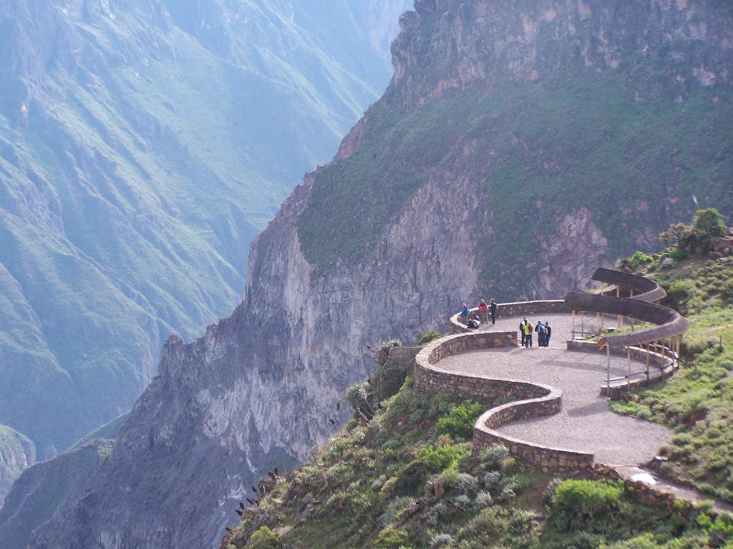 Mirador Cruz del Condor: ein unvergessliches Erlebnis in Peru — San Juan de Chuccho