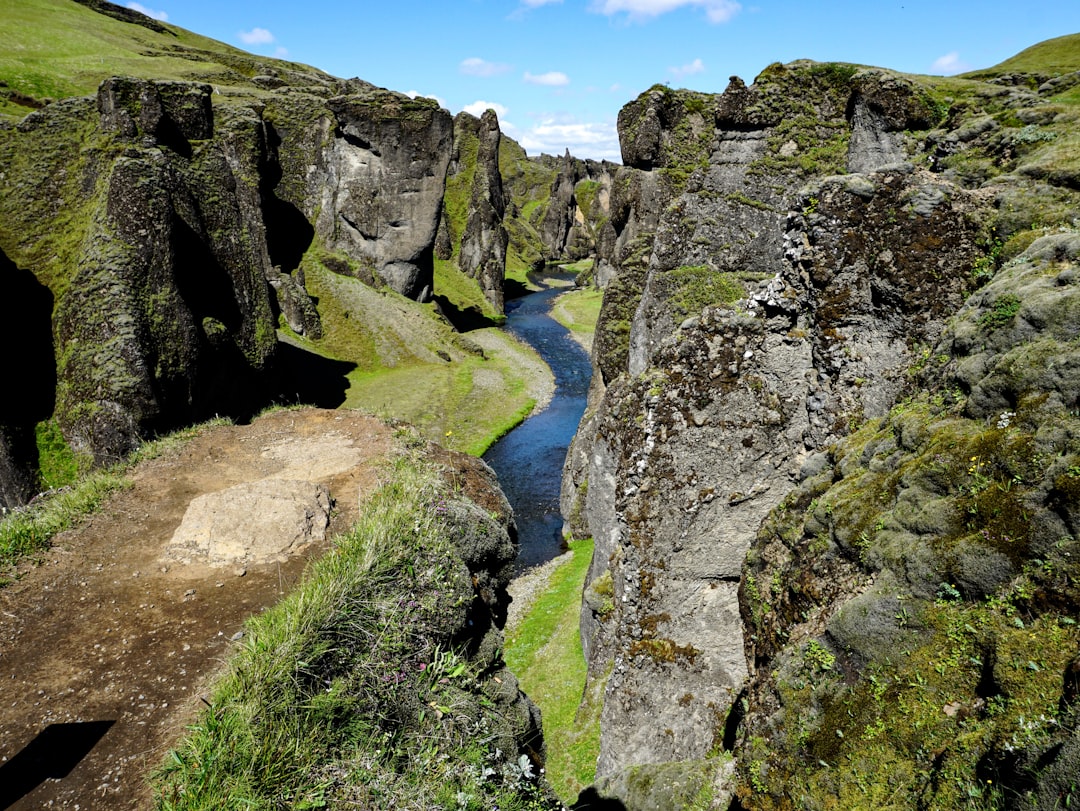 Scopri Grjótagjá: la meravigliosa grotta d'Islanda - Road 860 | Secret World Trip Planner