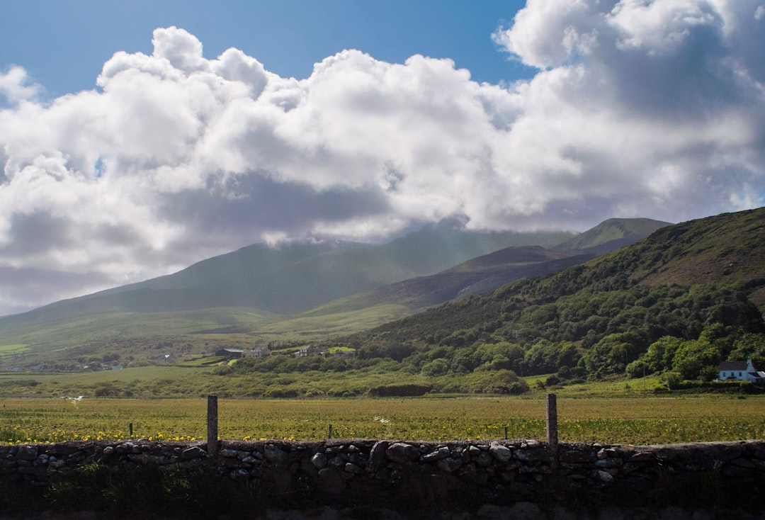 Entdecke Slieve Carr: der abgelegene Berg Irlands - Tarsaghaun | Secret World Trip Planner
