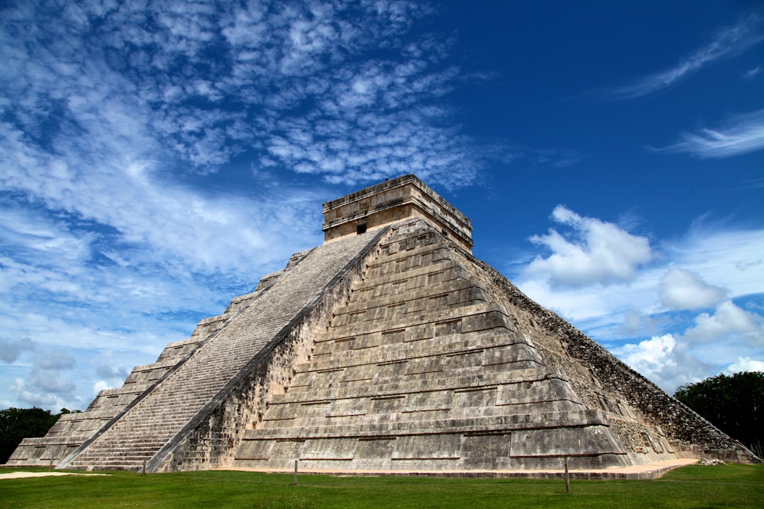 Chichén Itzá: architettura Maya tra luce e pietra - 97751 Yucatán | Secret World Trip Planner