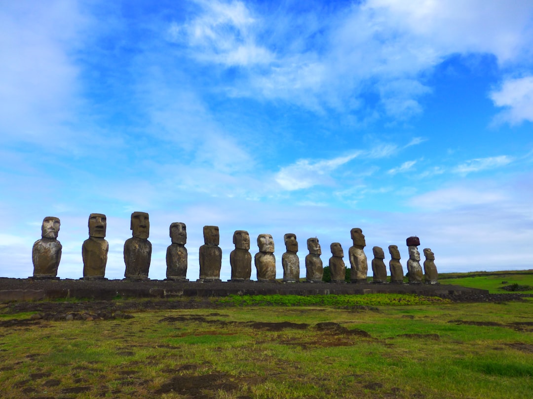 Ahu Tongariki: 15 Moai bei Sonnenaufgang auf Rapa Nui — Isola di Pasqua