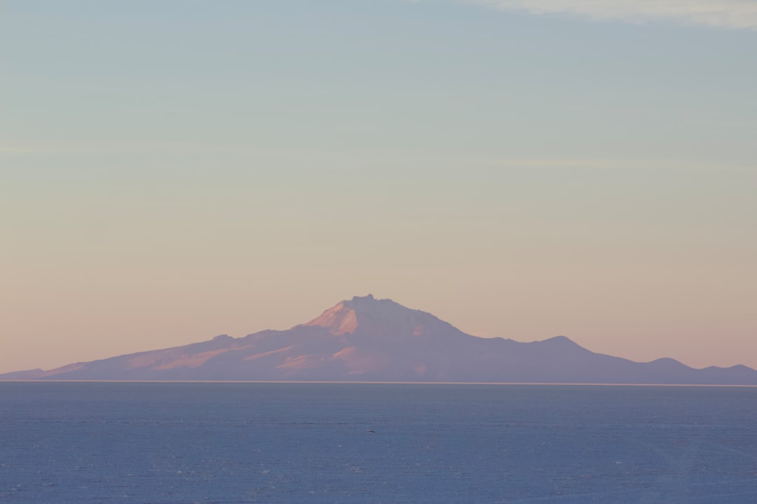 Salar de Uyuni bei Sonnenuntergang: Boliviens Himmelspiegel - Bolivia South America | Secret World Trip Planner